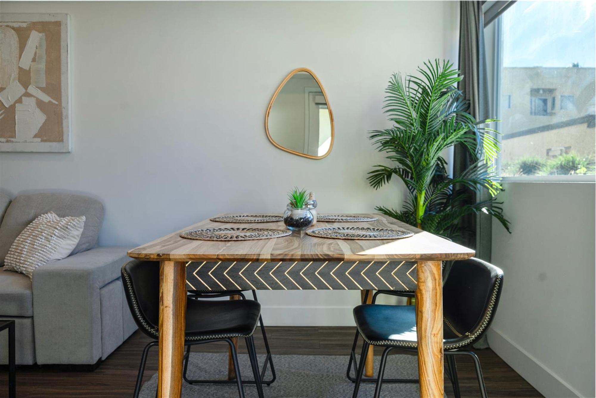 Bright & Stylish 1-bedroom, Walk To Netflix, Perfect For Long Free Parking Appartamento *