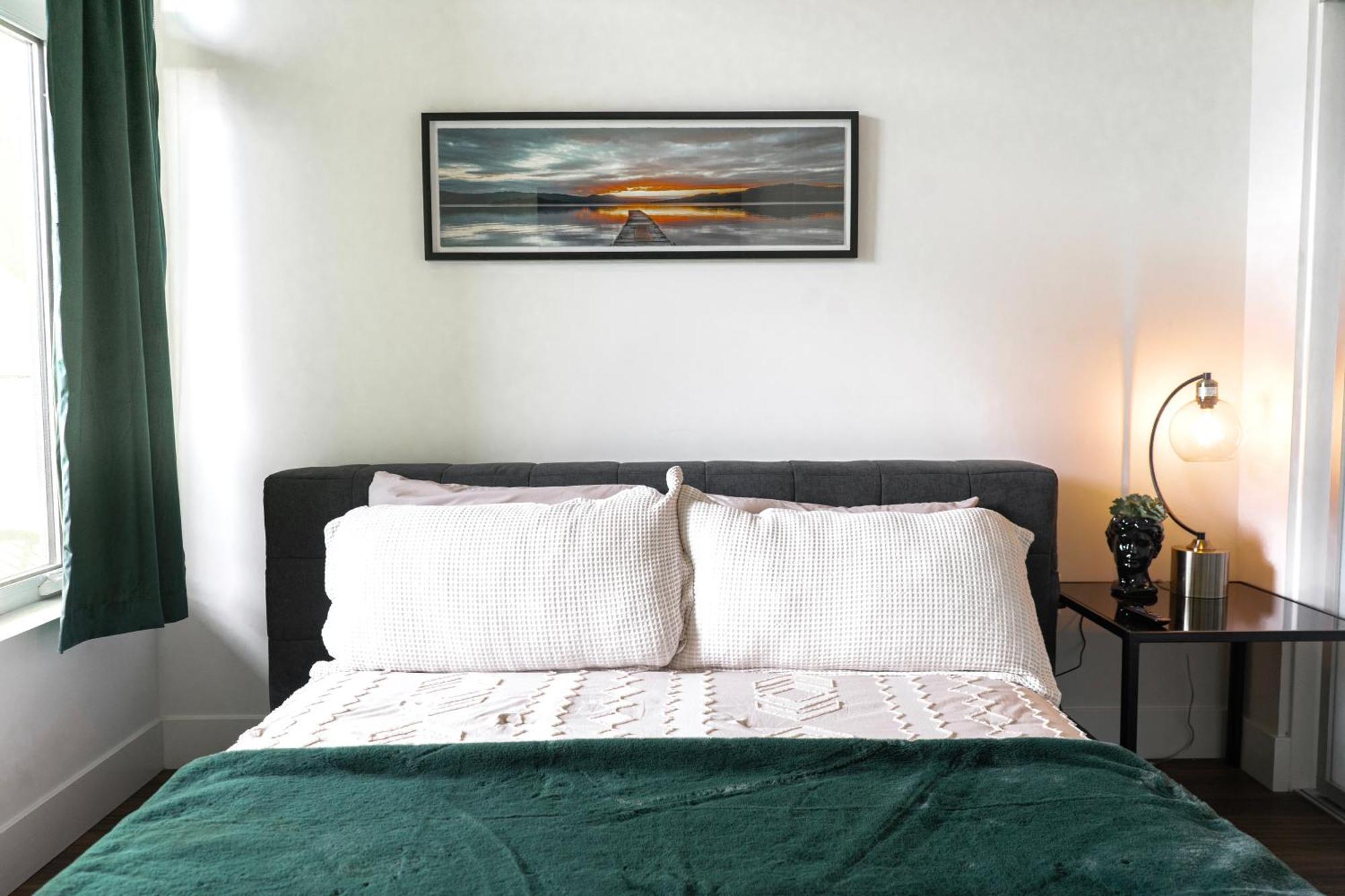 Bright & Stylish 1-bedroom, Walk To Netflix, Perfect For Long Free Parking Appartamento Los Angeles