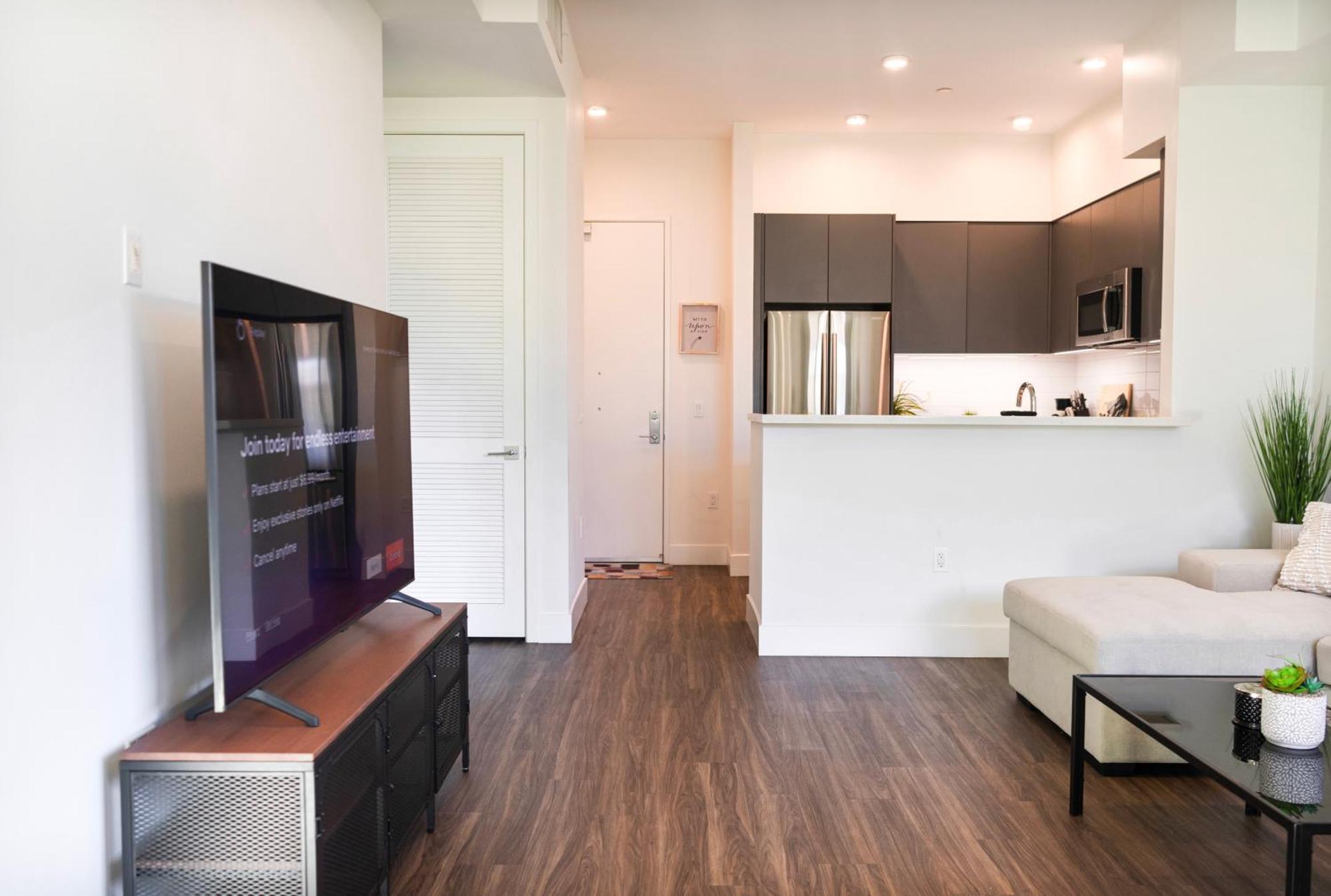 Appartamento Bright & Stylish 1-bedroom, Walk To Netflix, Perfect For Long Free Parking Los Angeles